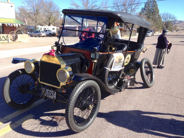 Ken Kenewell was mighty lucky.  His wheel came off on a wide road in the middle of a town, and not on the winding, hilly, shoulderless road he'd been driving ten minutes before!