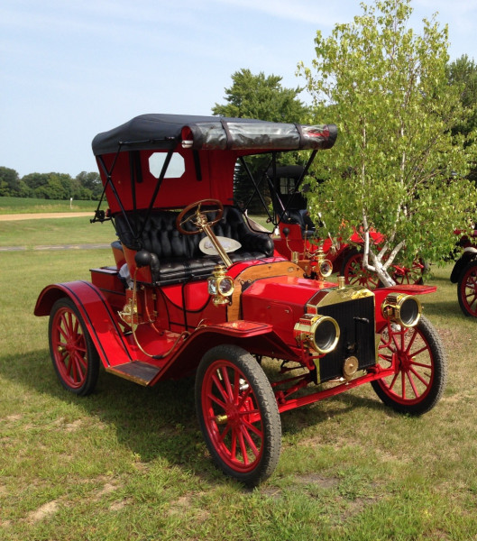I don't know whose this S roadster this is; it was on a New London-New Brighton pre-tour.