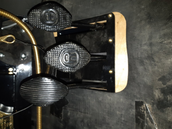 1915 Ford RHD Pedals.jpg