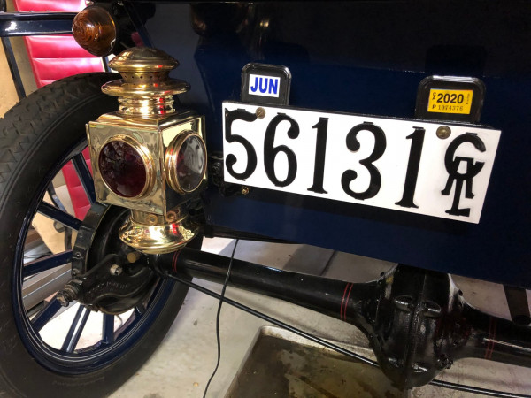 Tail Light and License Plate 051020.jpg
