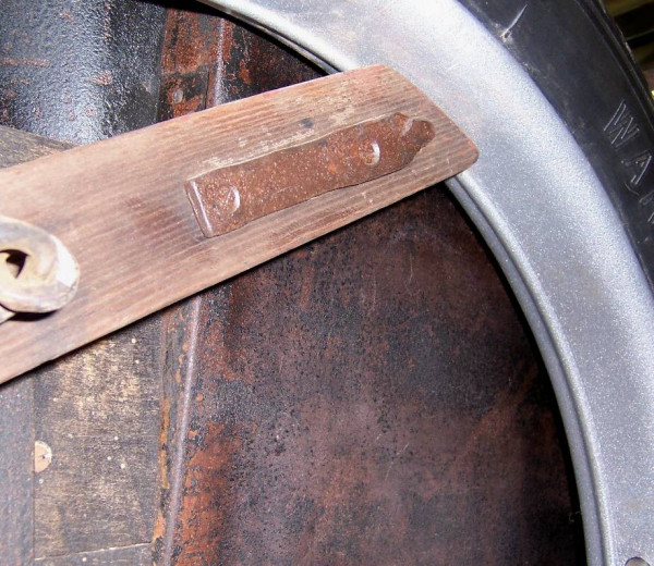 Tire mount close.jpg