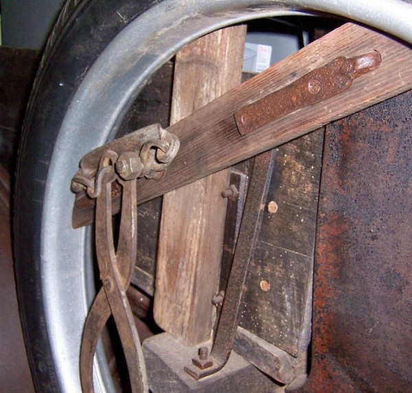 Tire mount close full view.jpg