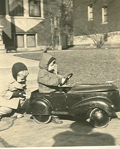 rwlcar1945.jpg