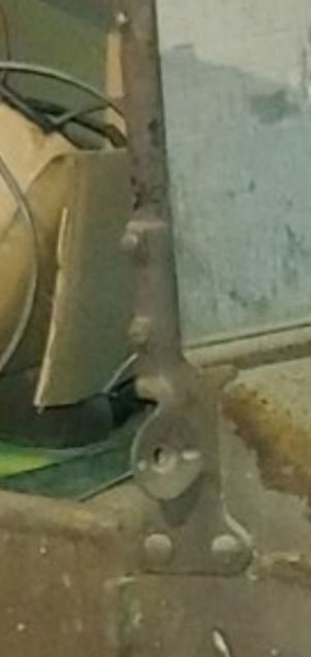Mid 1917-1922 windshield bracket.JPG