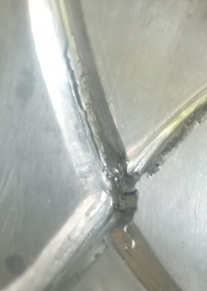 Babbitt crack after scraping.jpg
