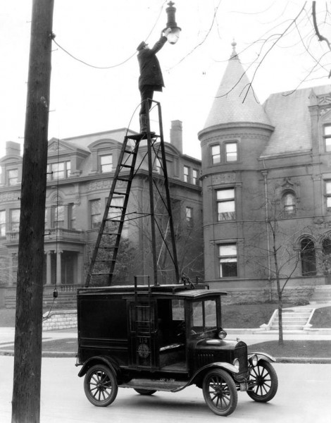 ford_light_maintenance_truck.jpg
