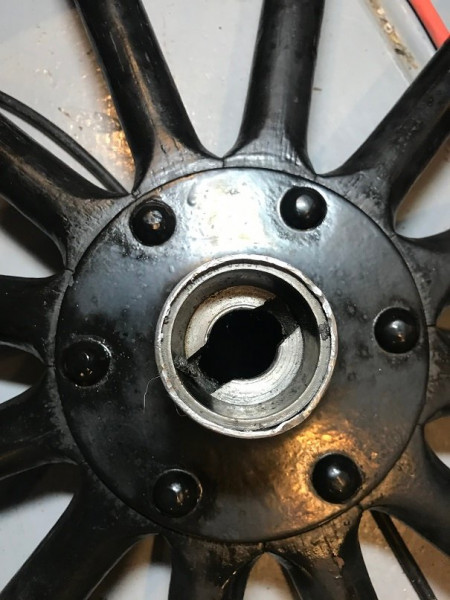 Wheel hub 2 small.jpg