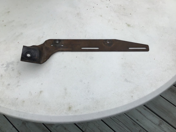 Tail light bracket.jpg