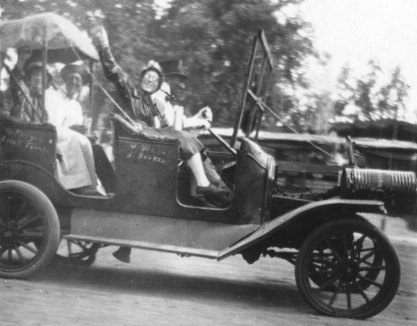 1926-parade3.jpg