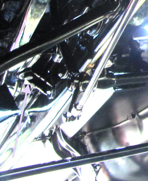 Early body bolt.jpg