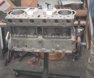 Center Pistons up very small copy - Copy.jpg