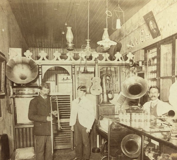 musical instrument shop.jpg