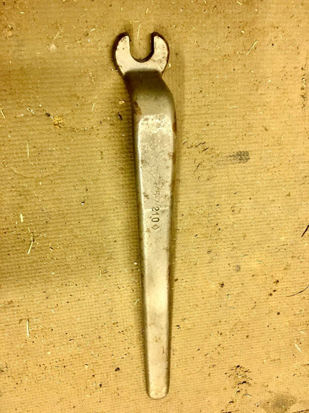 5Z-210 Wrench_s.jpg