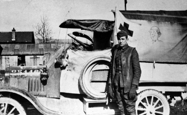 16 yr old Walt Disney WWI.jpg