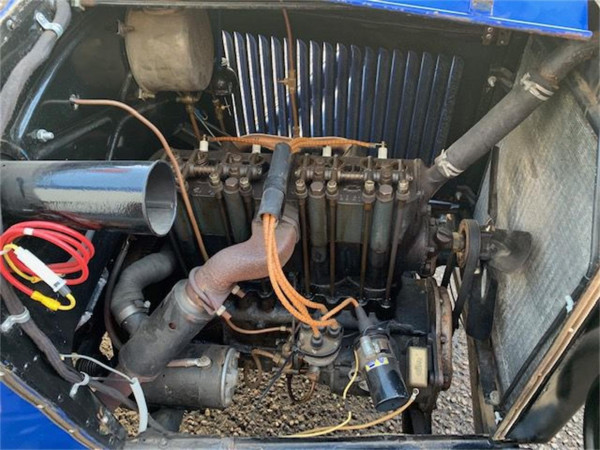 15284067-1924-chevrolet-sedan-std.jpg