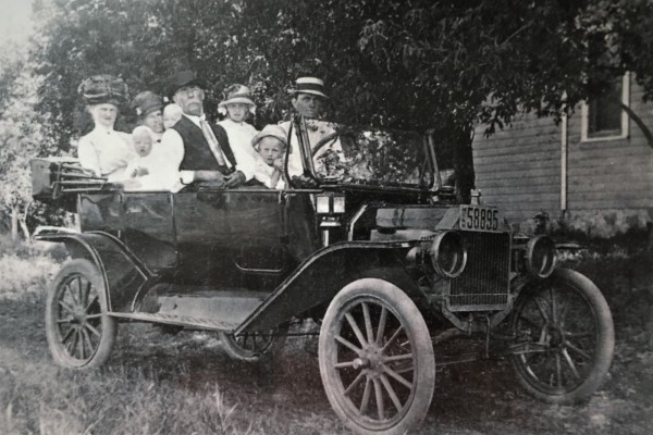 Mattson_Family_1914.jpg