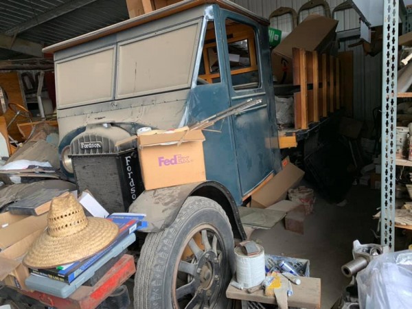 Fordson truck.jpg