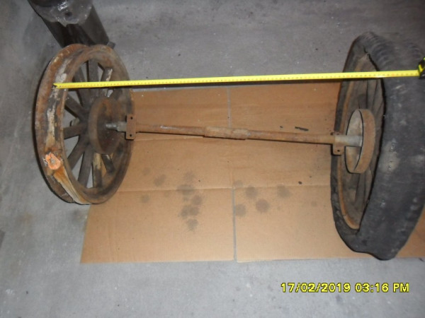 Wheels spacing about 100 centimeters