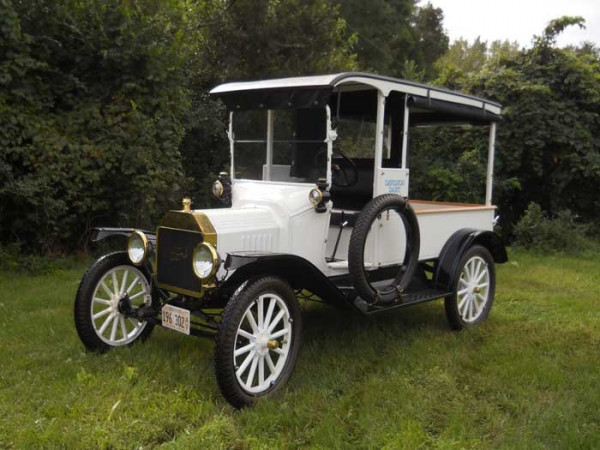 1915 Milk Truck.jpg