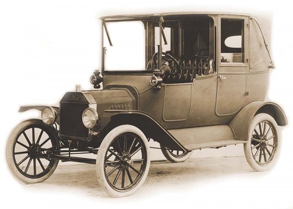 1915ModelTTownCar_HRsepia.jpg
