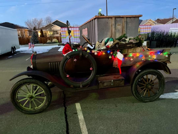 t in parade xmas.jpg