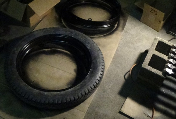 DSC01265b.jpg (119.55 KiB) Viewed 5287 times tire mounted