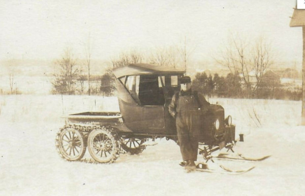 snowmobile ford.JPG