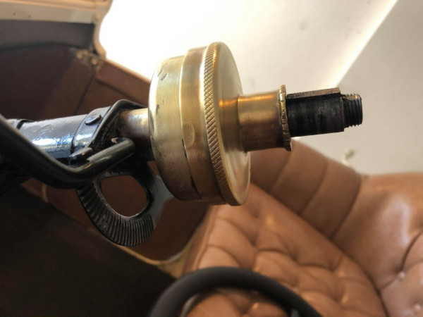 Steering Box 1.jpg