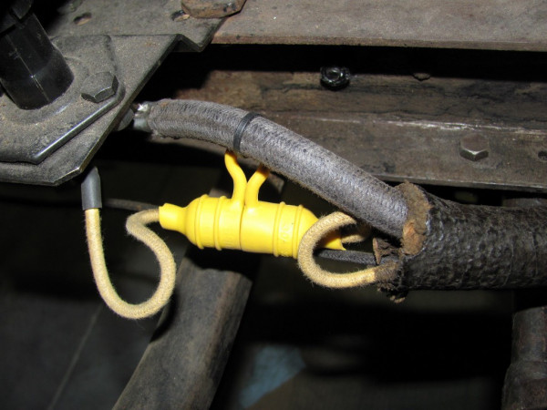 Fuse on Yellow wire at switch.jpg