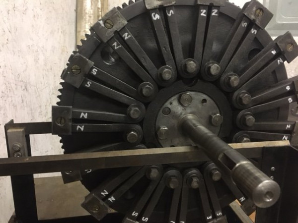 Balancing flywheel