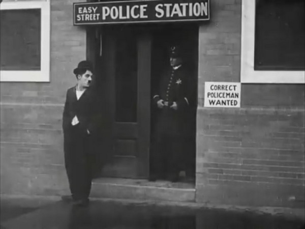 9 Chaplin policeman wanted b.jpg