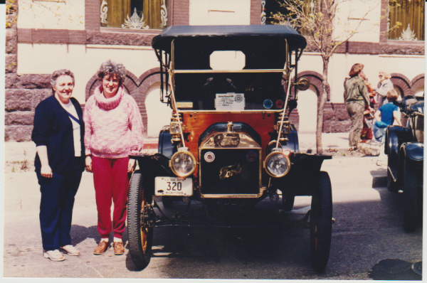 1985 Mom an friend Burl exchange tour.png