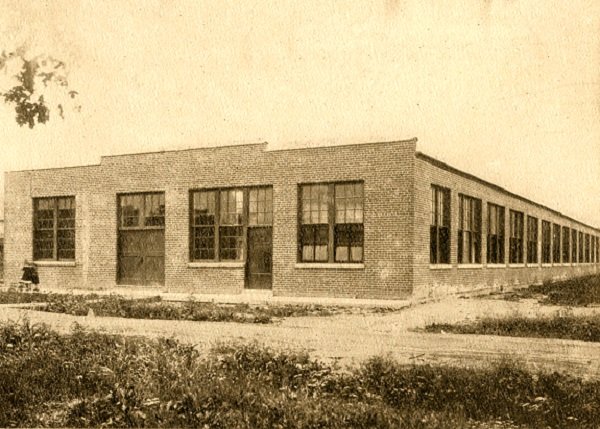 2744 EDNA, WINDSOR, ONTARIO