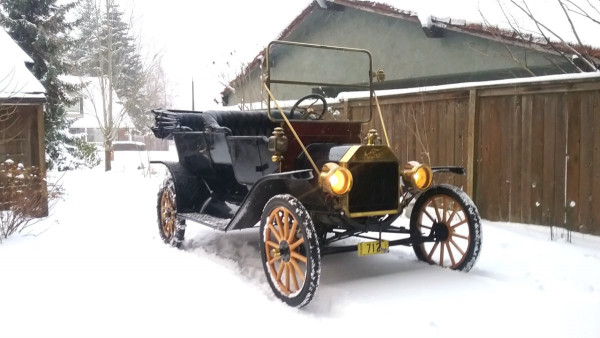 1911 snow driveway.jpg