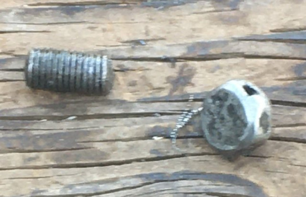 oops.jpg (47.44 KiB) Viewed 3996 times broken bolt