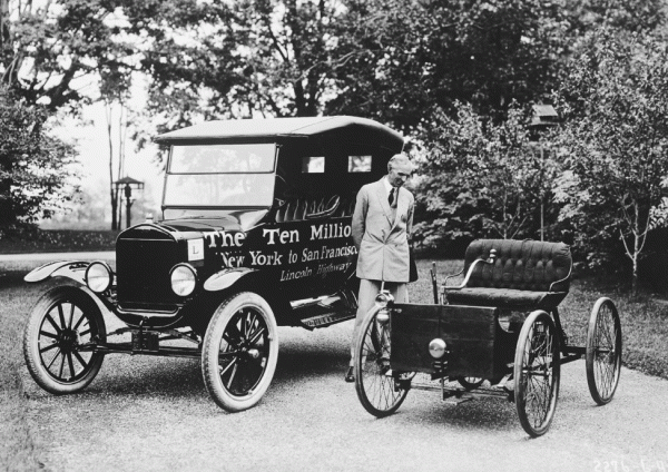 Ford_2_cars_1924_dbloc.gif