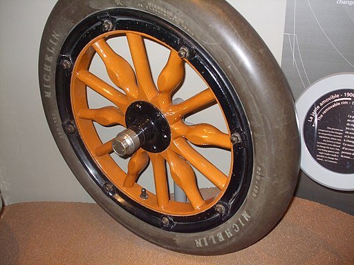 512px-Michelin_1906_Removable_Rim_Tyre_5211.jpg