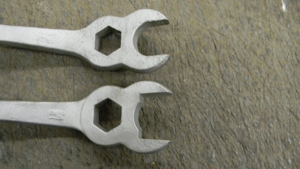 PLUG WRENCH 002.JPG