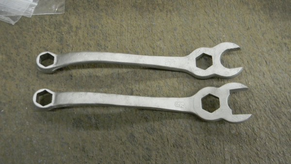 PLUG WRENCH 001.JPG