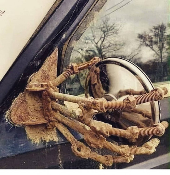 Sleleton mirror mount.jpg