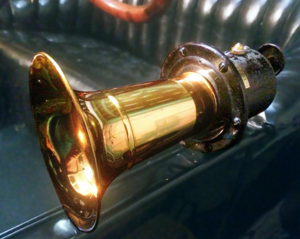 03 Horn flat.jpg