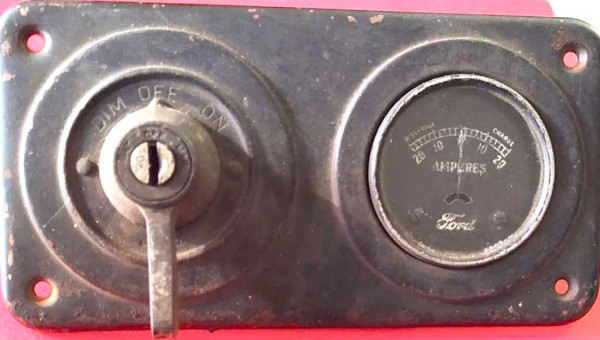 Two mounting rivet style Clum9 .jpg