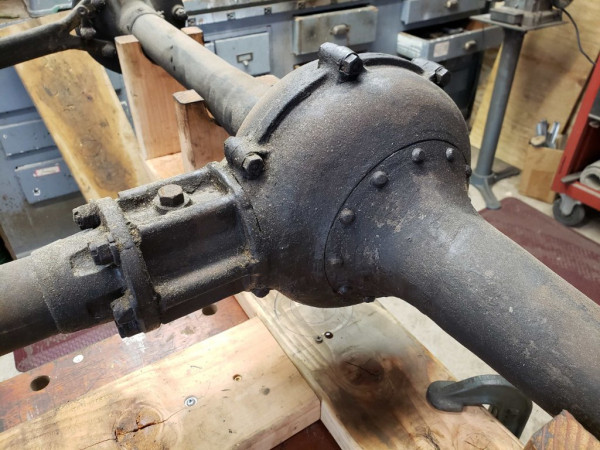 Close up of the rear and drive shaft spool