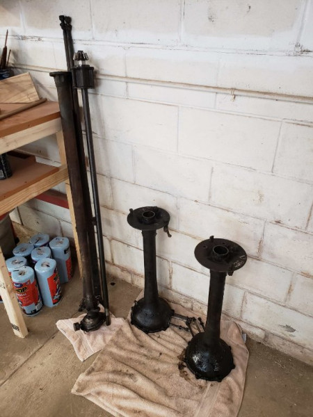 Parts ready for decrgreasing.