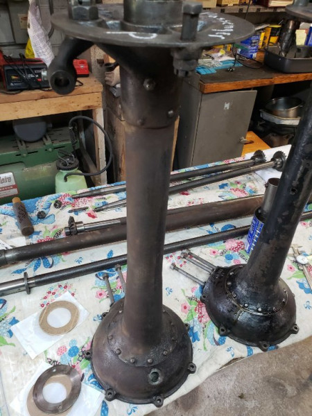 Axle housings. These are the 1913/14 style which were phased out over the 1915 model year. This helps to tell the tale that this car is an early 1915 production car.