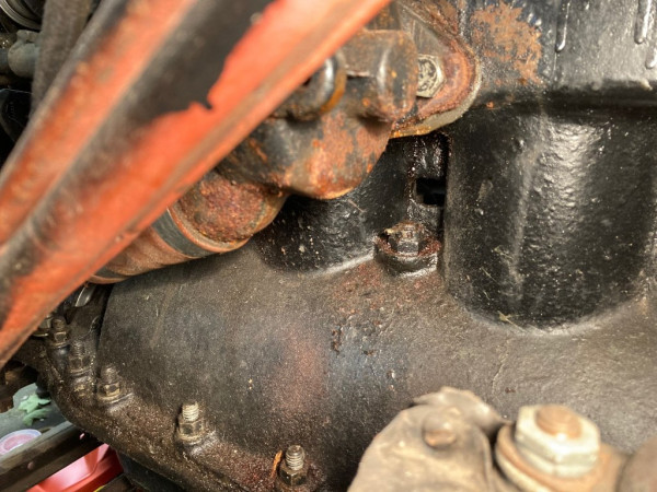 Throttle hole.jpg
